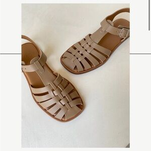 Low Rio Sandal in Taupe, Size 36